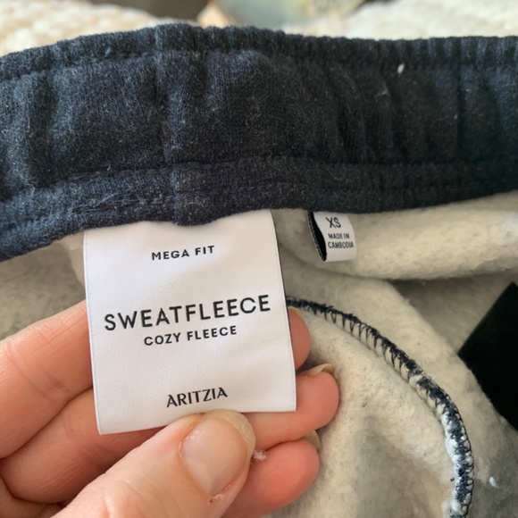 Aritzia megafit sweatpants - Picture 3 of 4